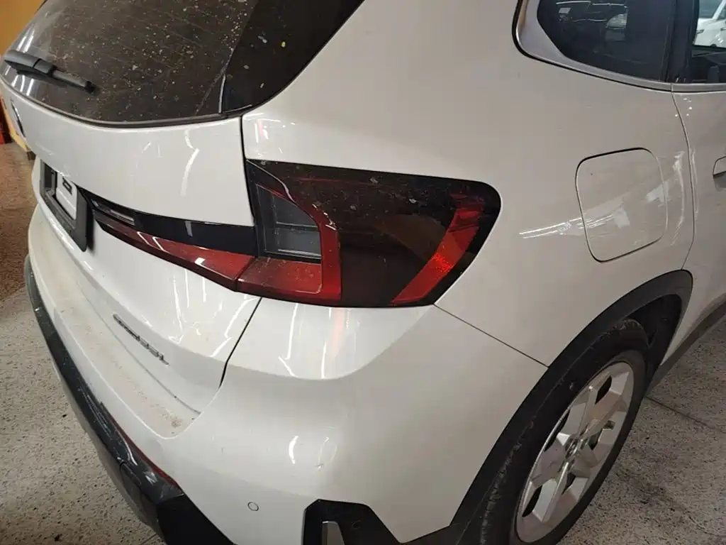 BMW iX1 2025 eDrive25L X