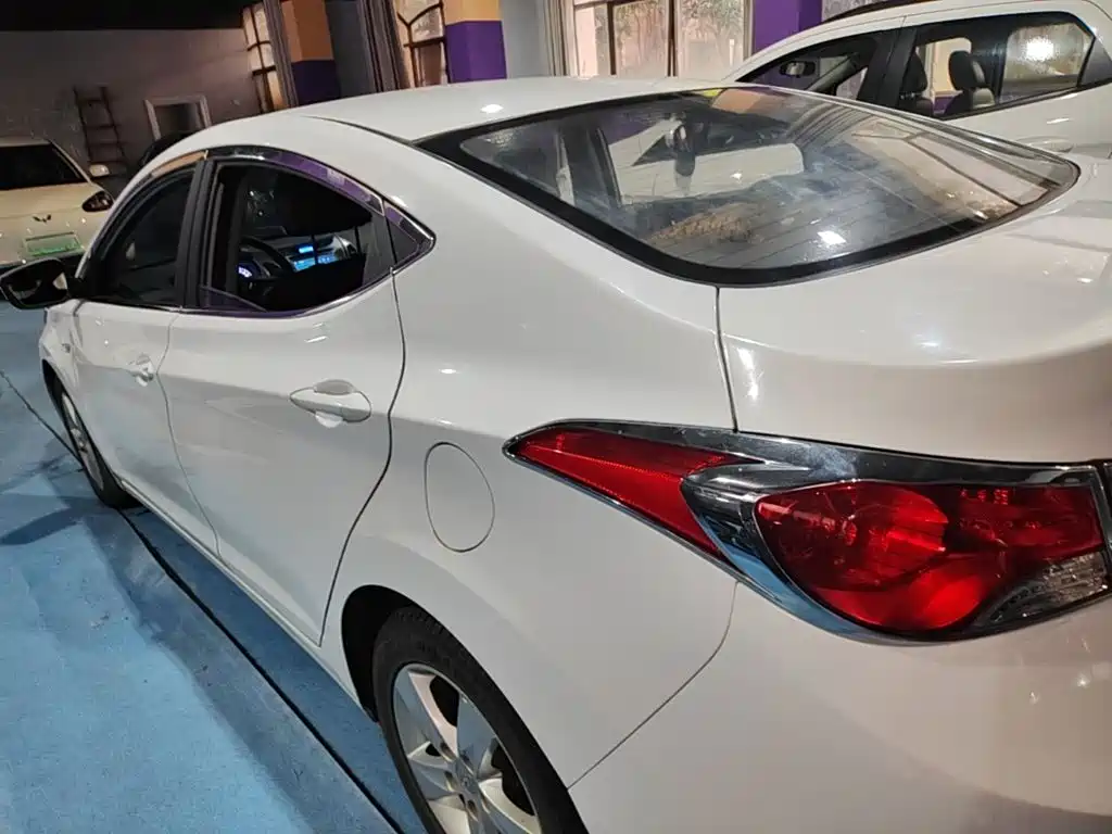 Hyundai Elantra Langdong — миниатюра 5