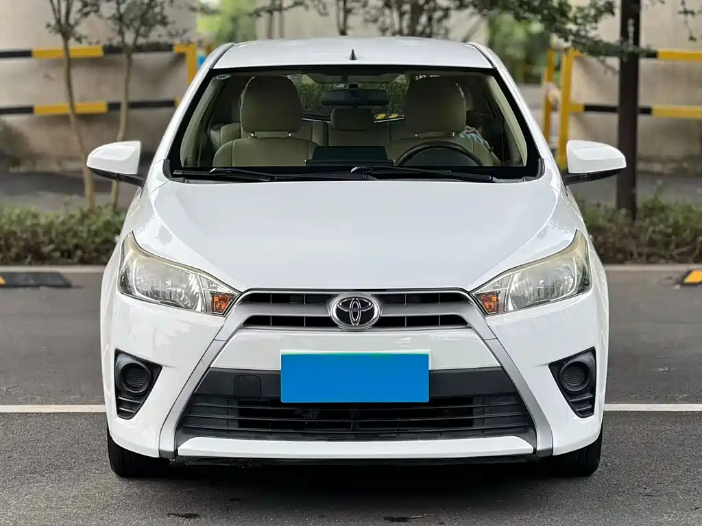 Toyota Yaris L — миниатюра 3