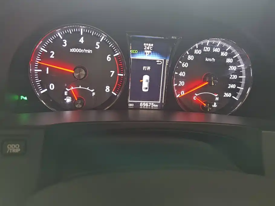Toyota Crown — миниатюра 14