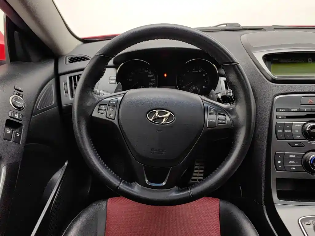 Hyundai Genesis Coupe — миниатюра 11