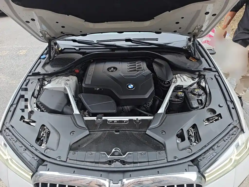 BMW 5 Series — миниатюра 21