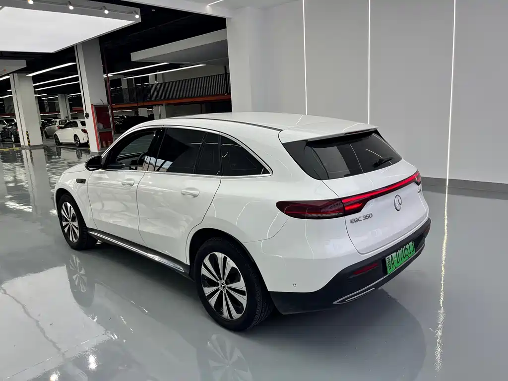 Mercedes-Benz EQC — миниатюра 8
