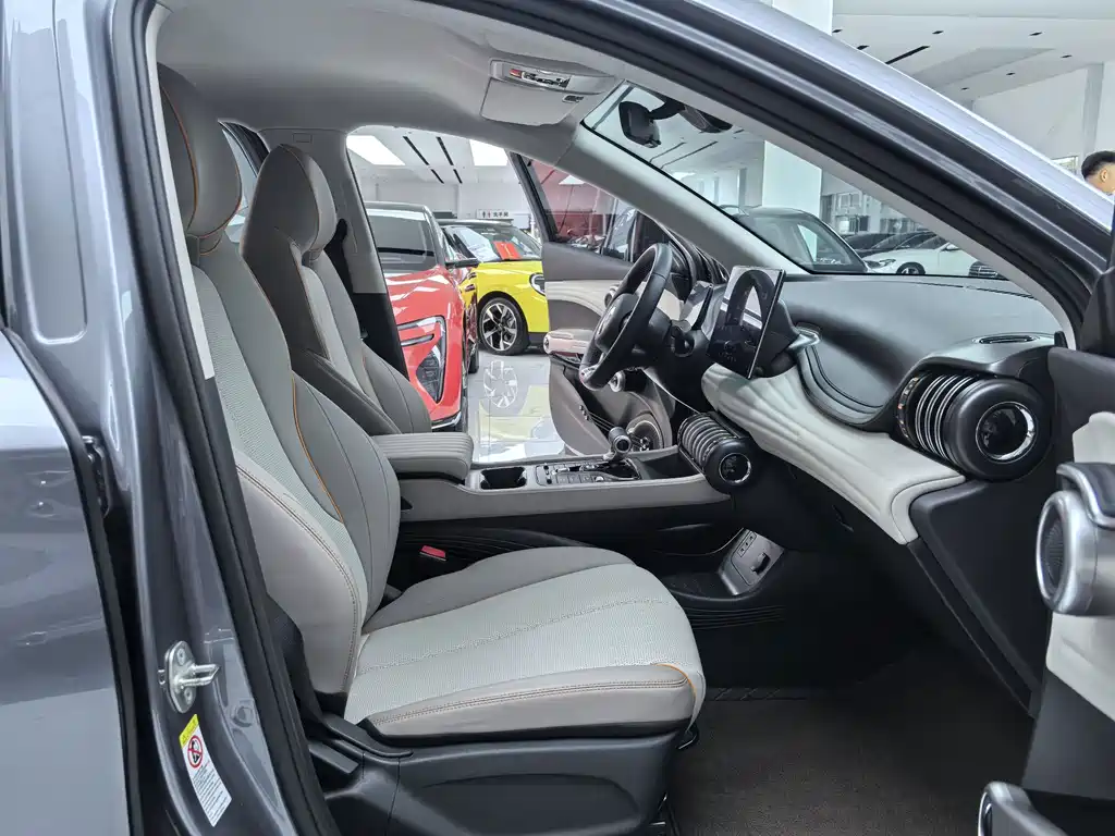 BYD Yuan Plus — миниатюра 12