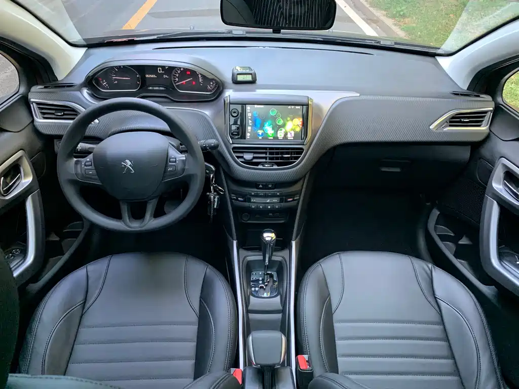Peugeot 2008 — миниатюра 12