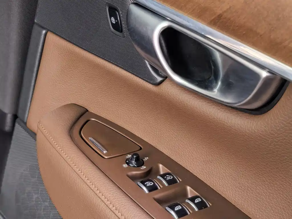 Volvo S90 — миниатюра 15