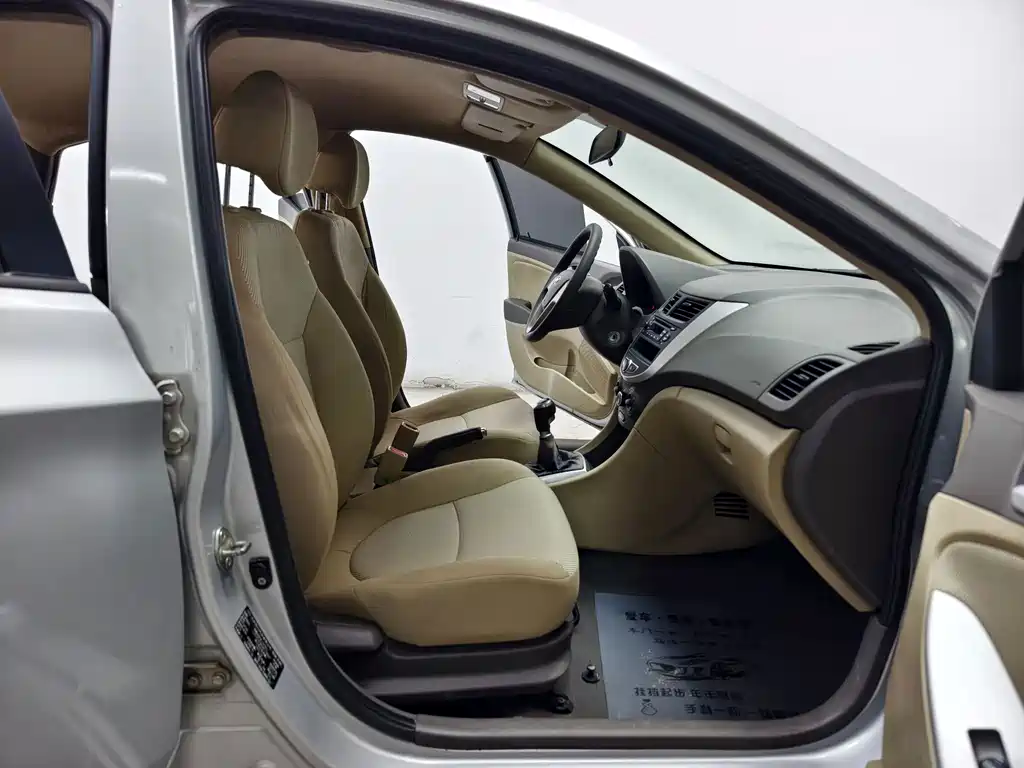 Hyundai Verna — миниатюра 13