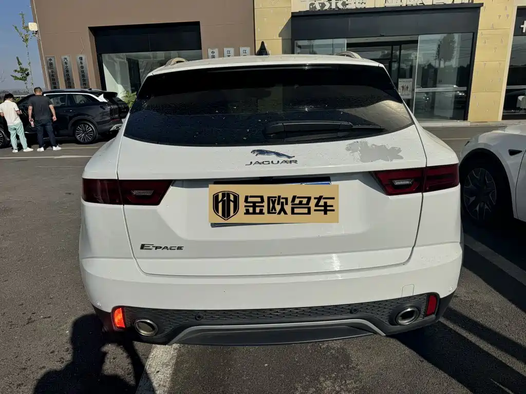 Jaguar E-PACE — миниатюра 8