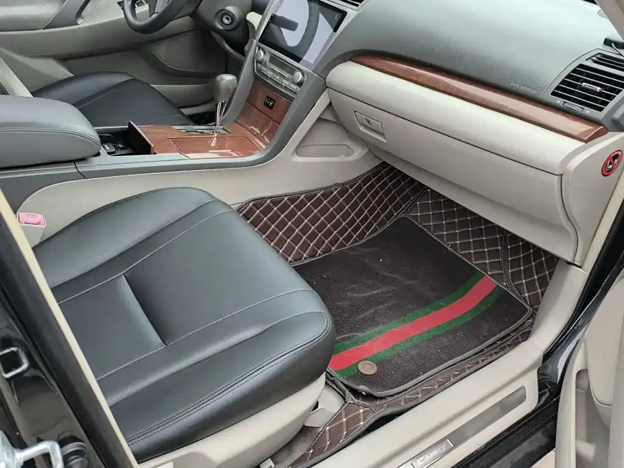 Toyota Camry — миниатюра 8