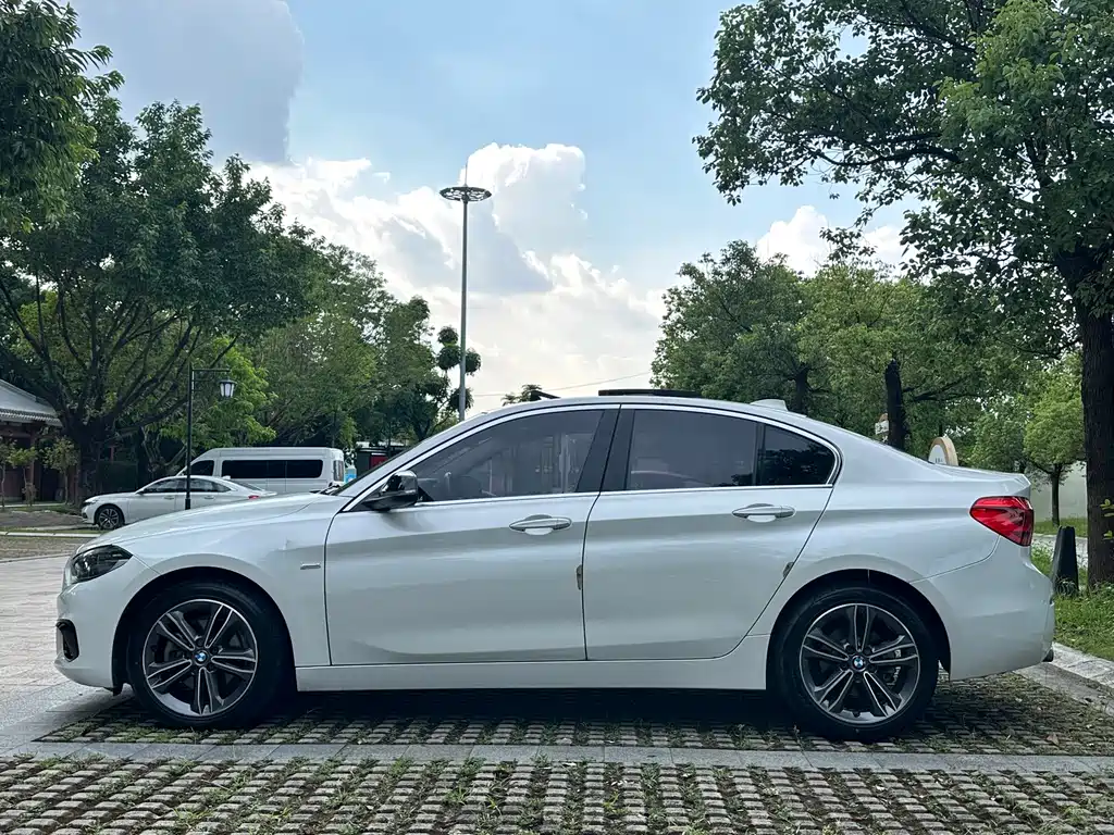 BMW 1 Series — миниатюра 17