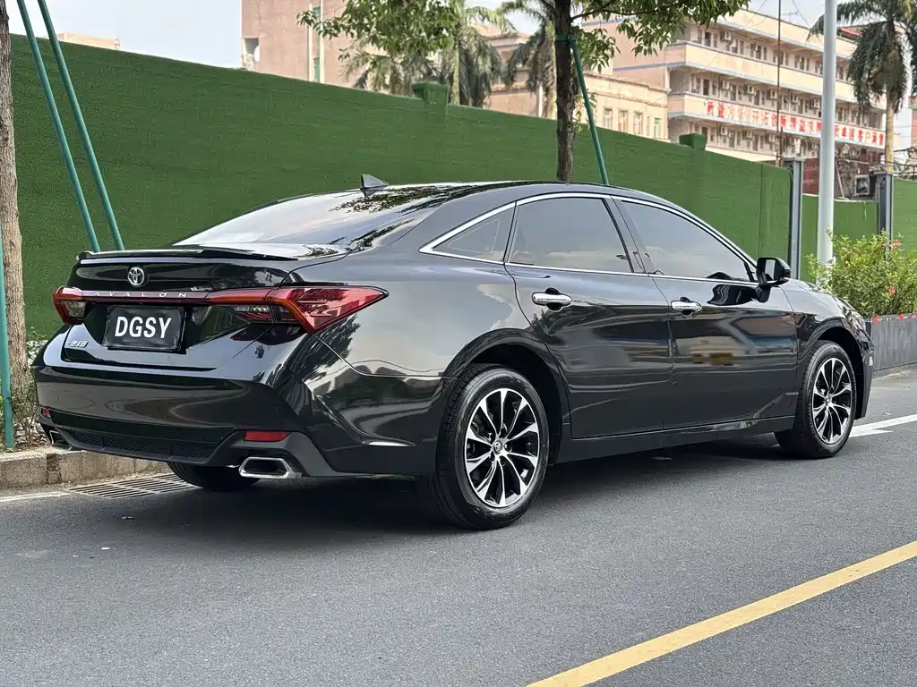 Toyota Avalon — миниатюра 6