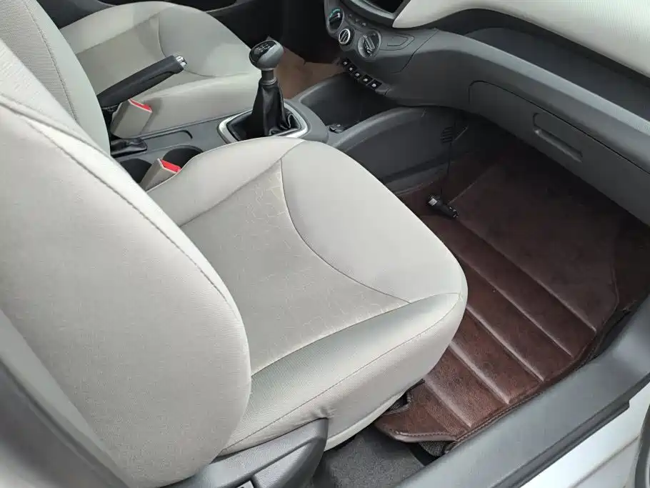 Chevrolet Sail — миниатюра 8