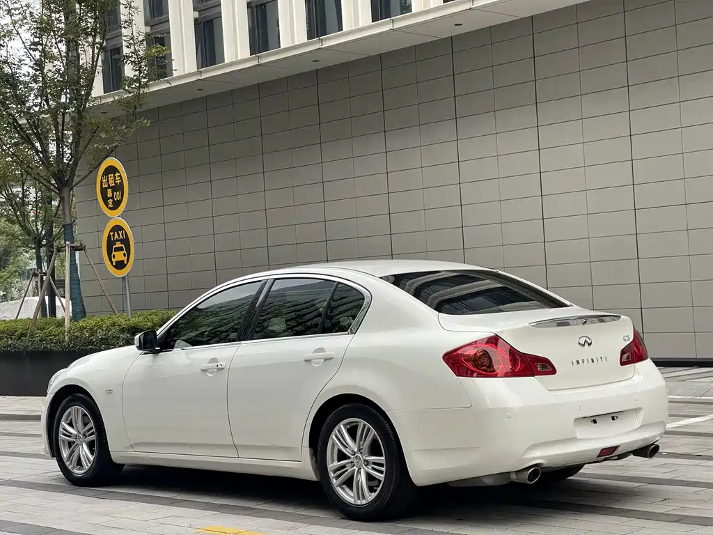 Infiniti G — миниатюра 5