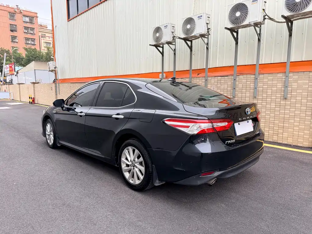 TOYOTA CAMRY