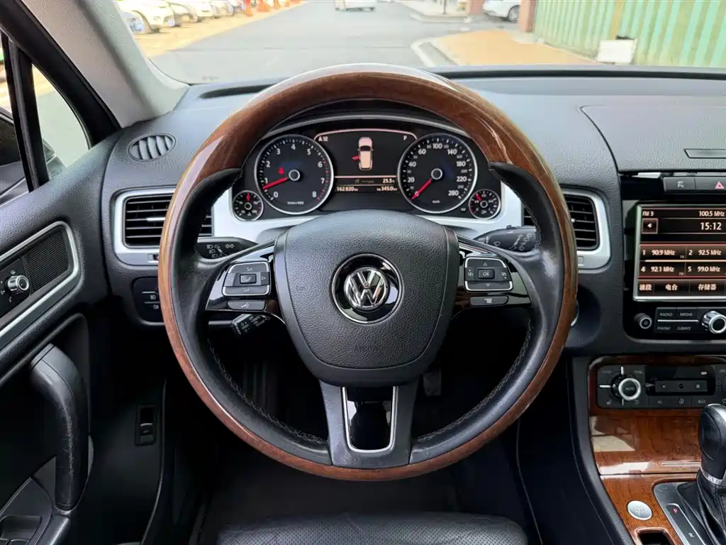 Volkswagen Touareg 2011 3.0TSI