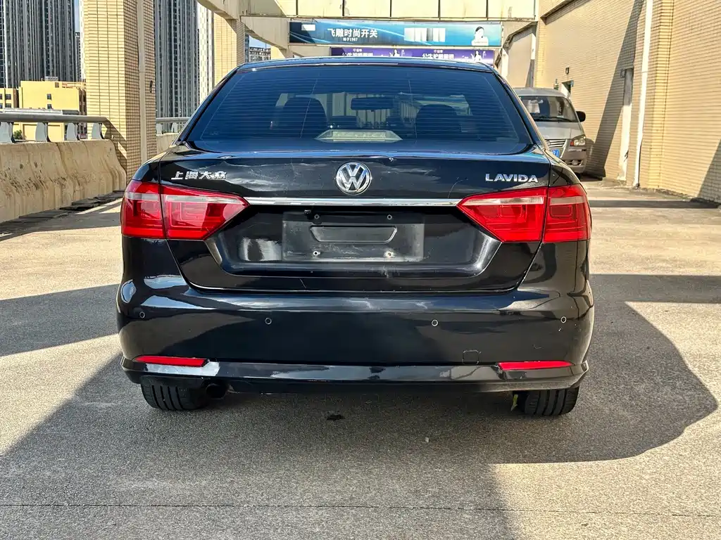 Volkswagen Lavida — миниатюра 6