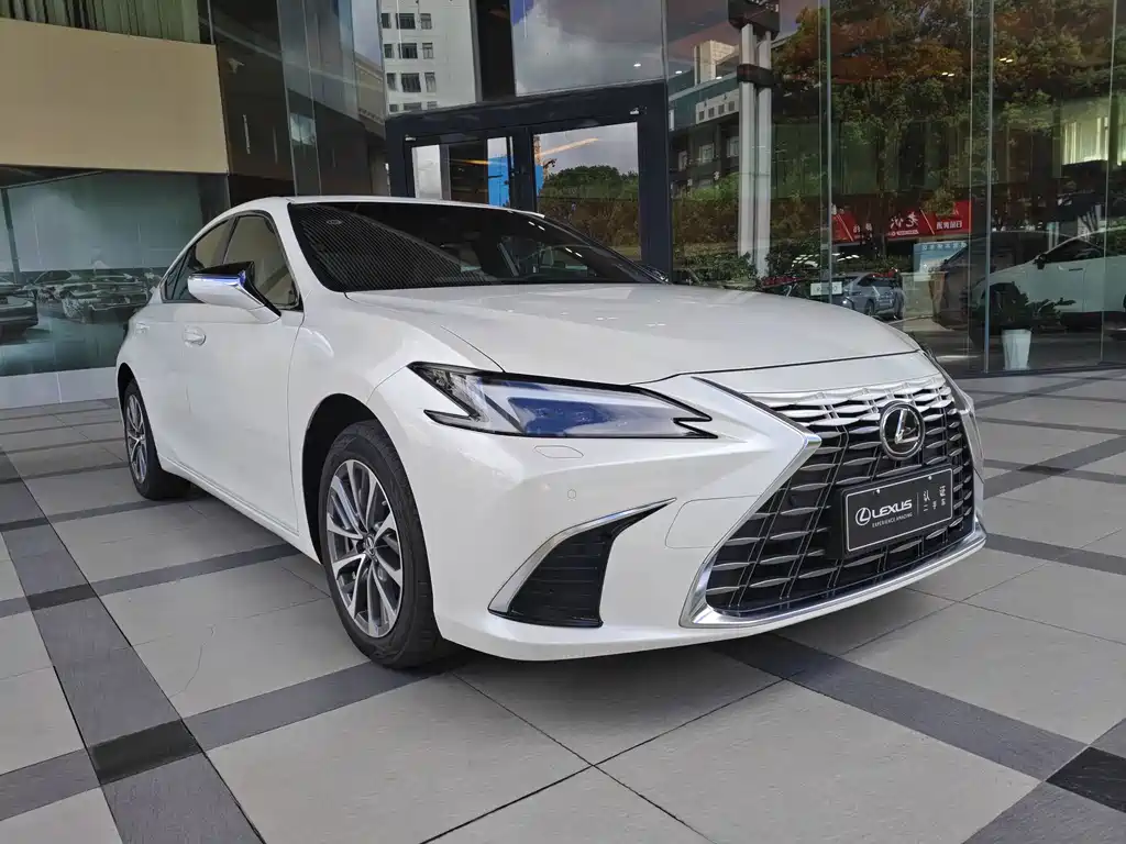 Lexus ES — миниатюра 3