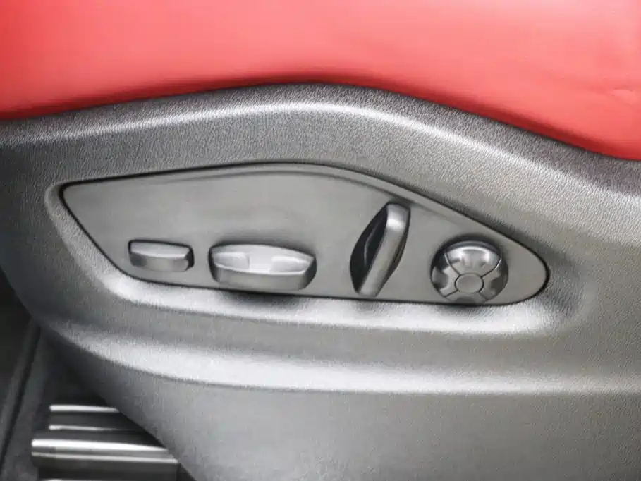 Porsche Cayenne — миниатюра 13