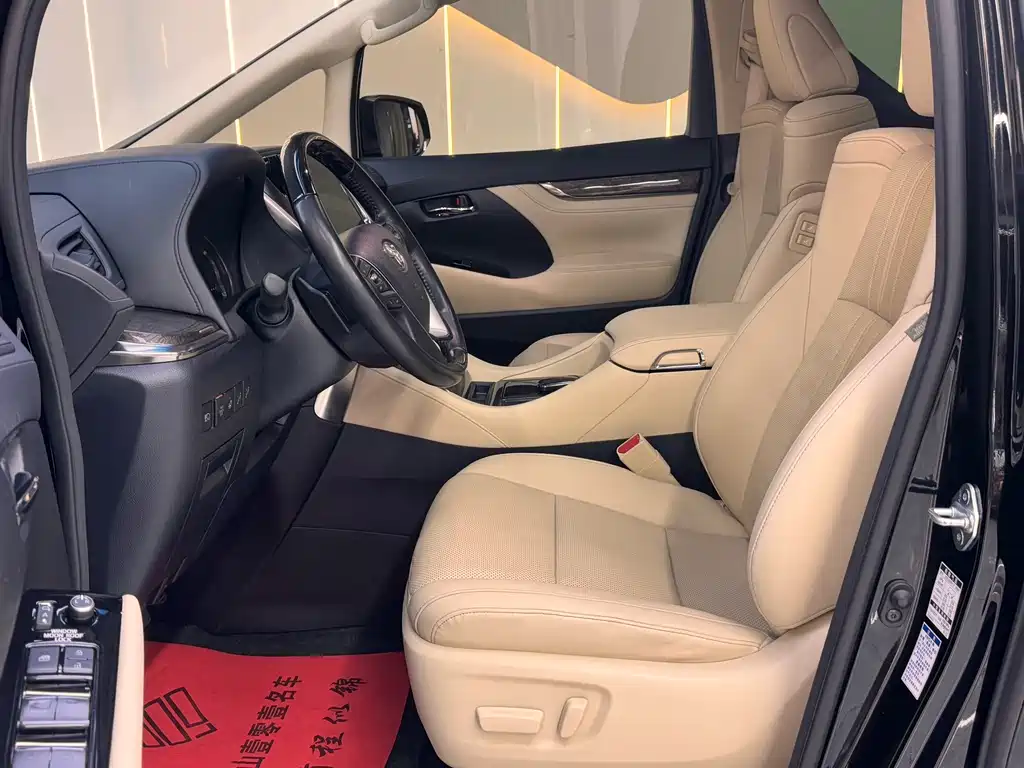 Toyota Vellfire — миниатюра 16