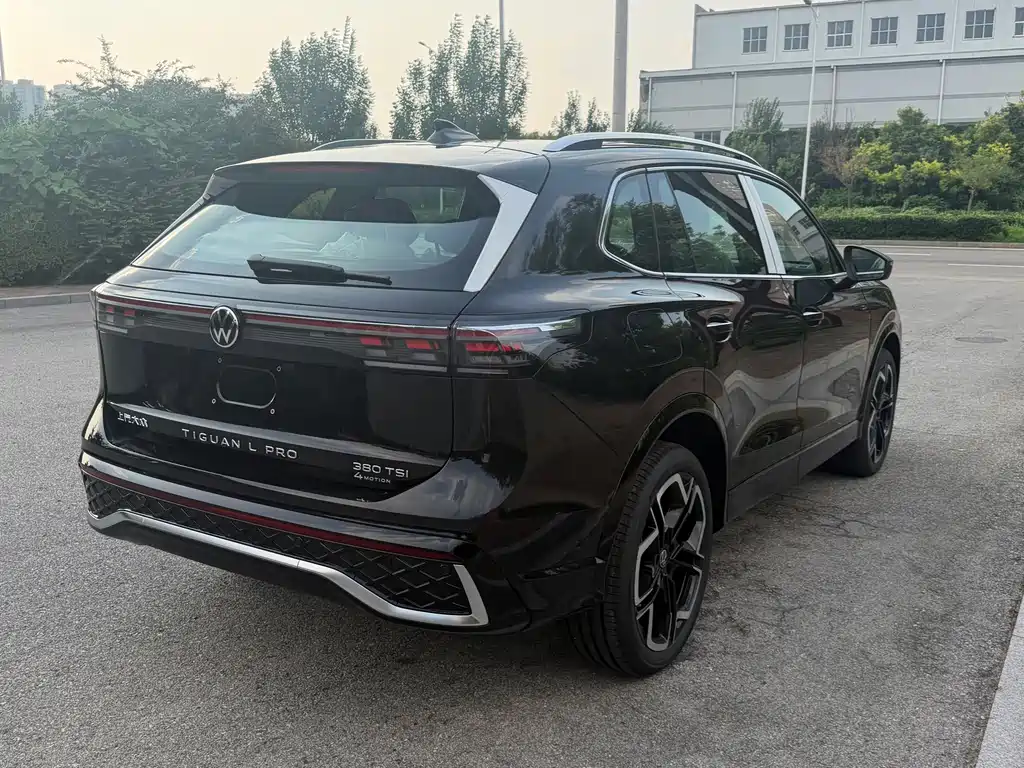 Volkswagen Tiguan L — миниатюра 15