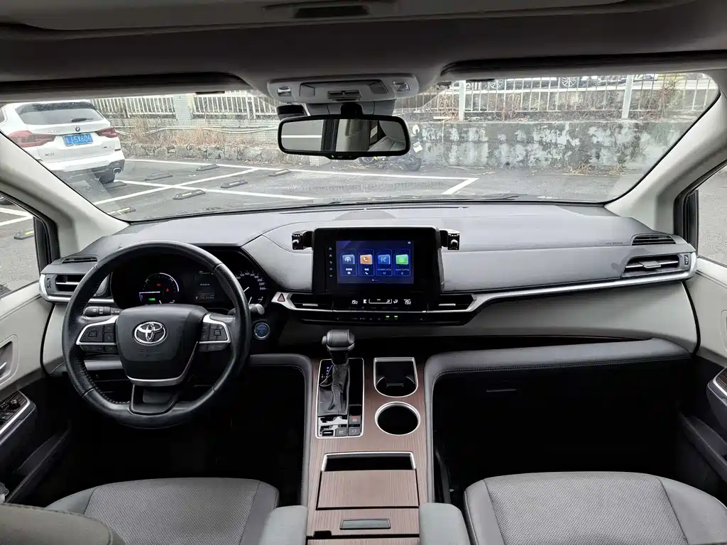 Toyota Sienna 2021 2.5L Luxury