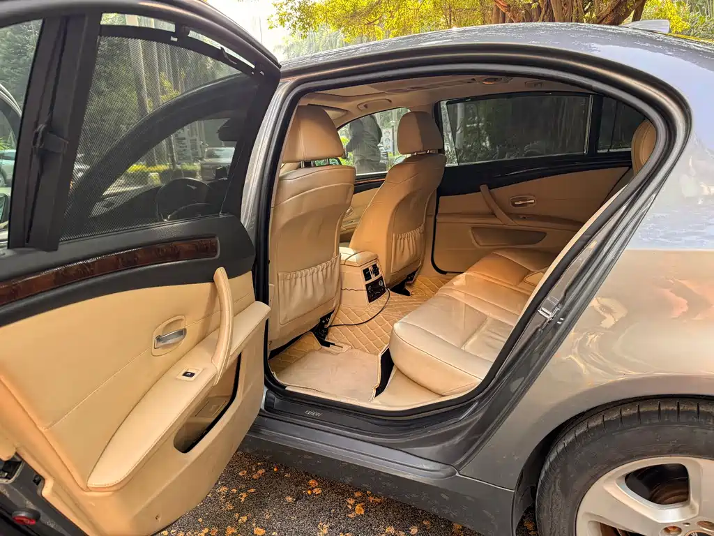 BMW 5 Series — миниатюра 5