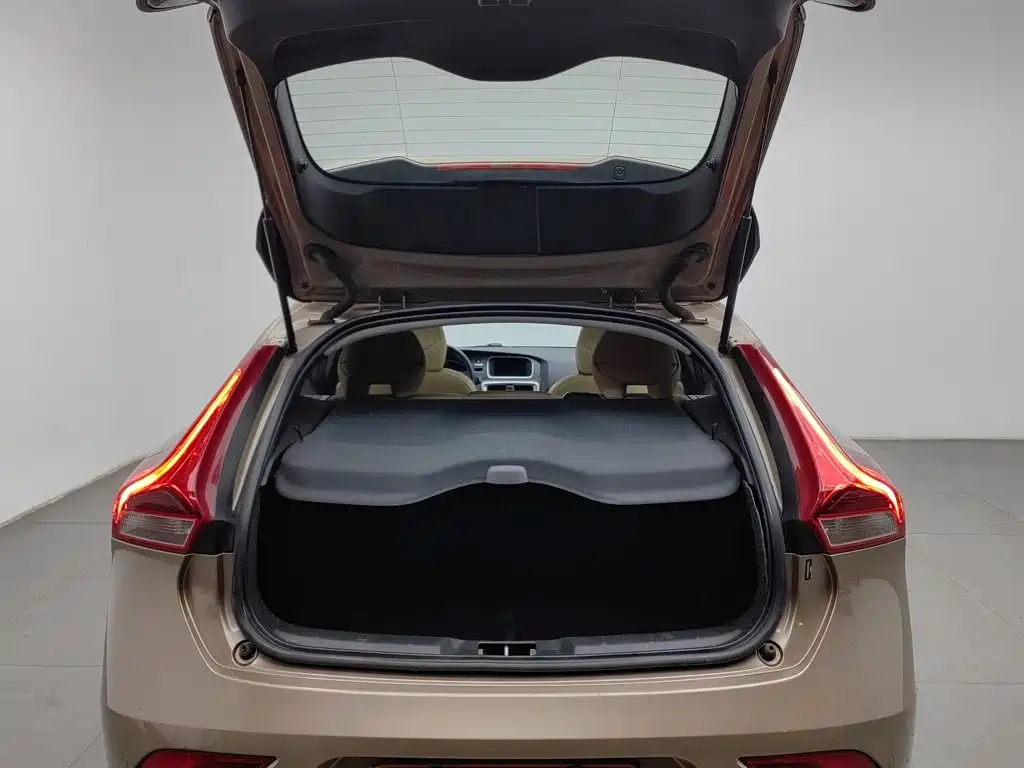 Volvo V40 — миниатюра 16