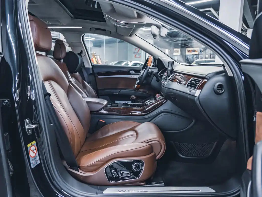 Audi A8 2011 A8L W12 6.3 FSI quattro