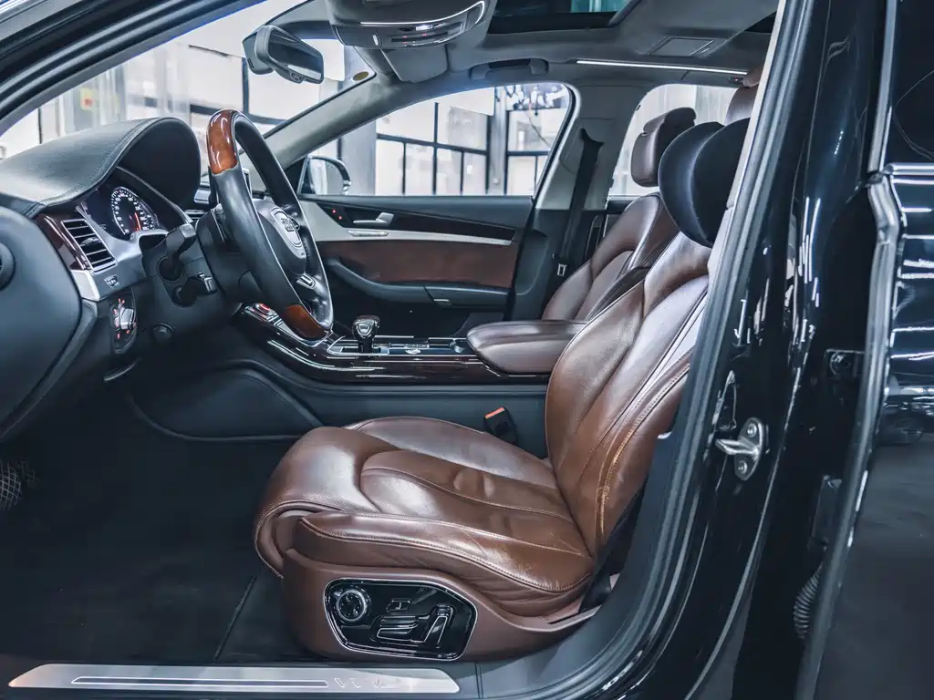 Audi A8 2011 A8L W12 6.3 FSI quattro