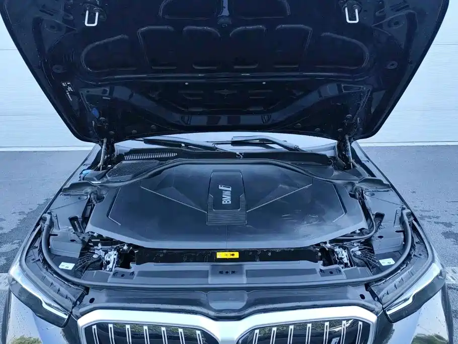 BMW i5 — миниатюра 8