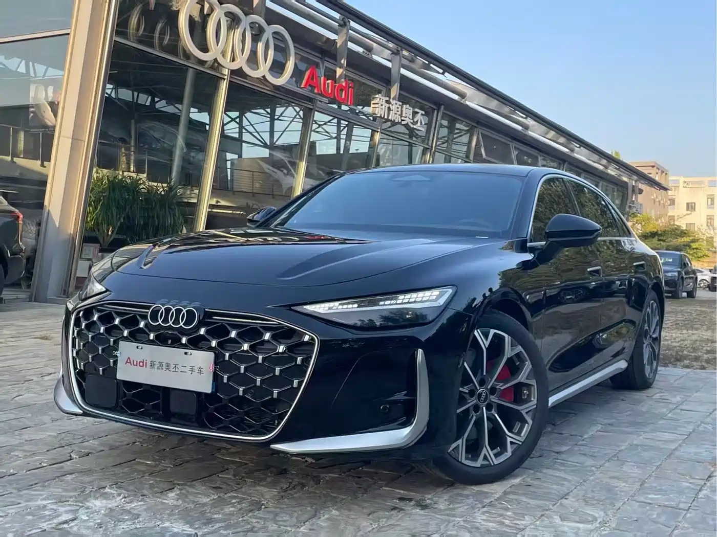 奥迪A6L 2026款 45 TFSI quattro 臻选动感型 2026