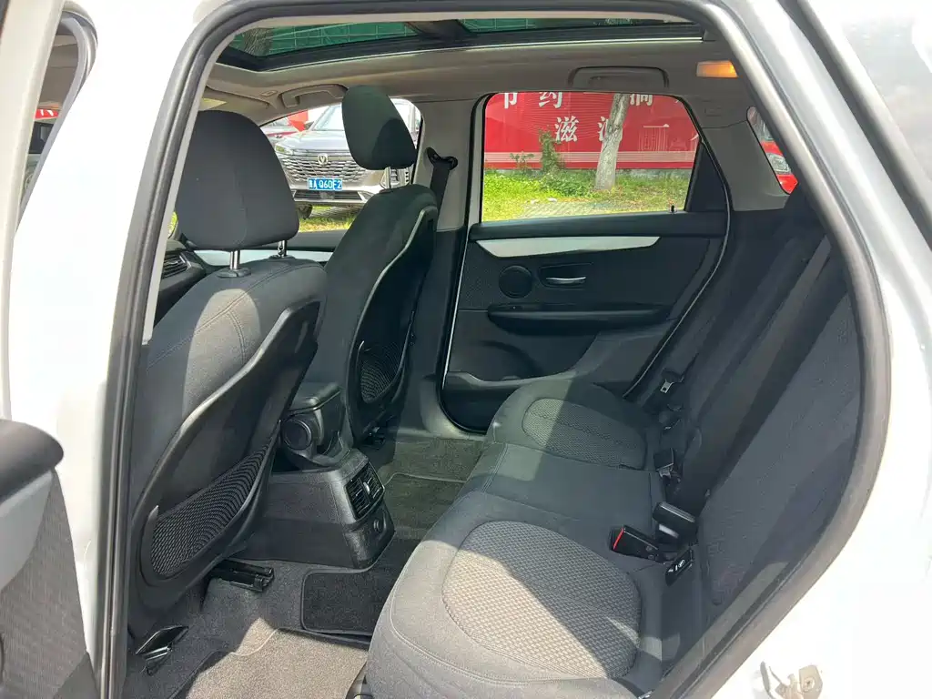 BMW 2 Series Active Tourer 218i Leading Type, фото 4