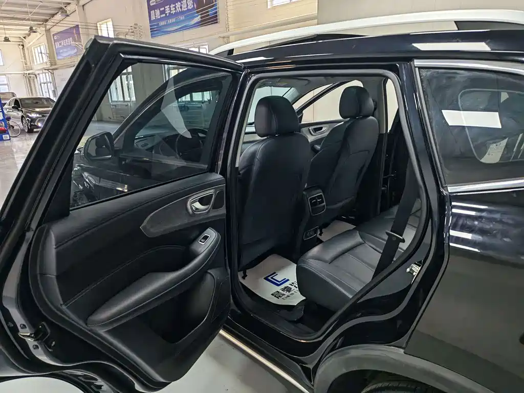Roewe RX5 — миниатюра 10