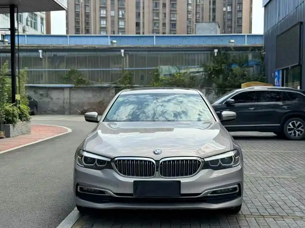 BMW 5 Series — миниатюра 2