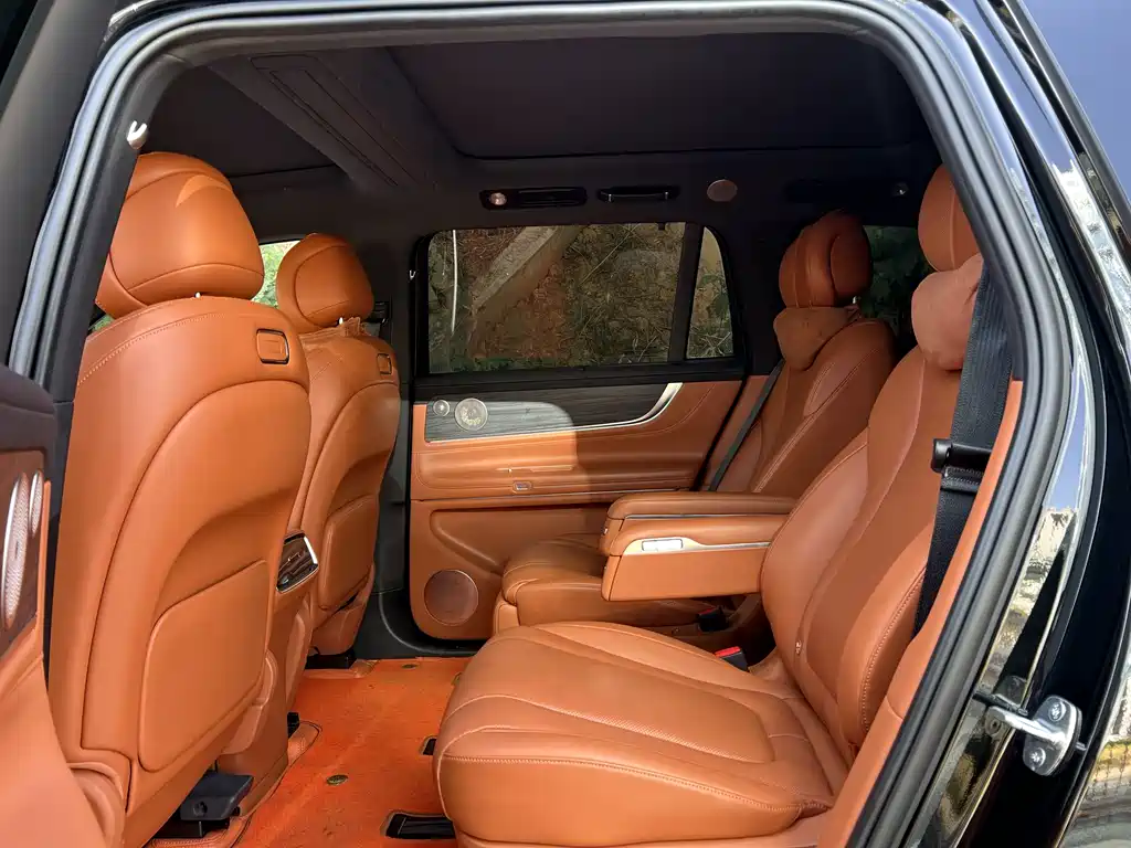 AITO ASK THE WORLD M9