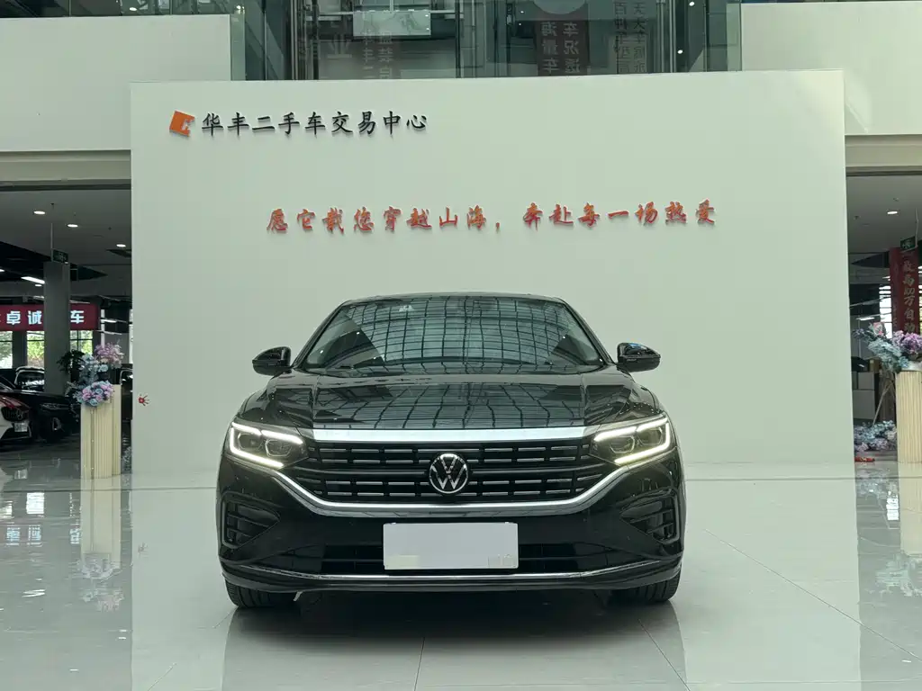Volkswagen Passat 2021 330TSI Luxury