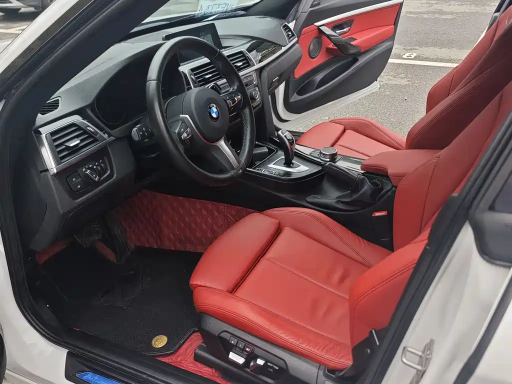 BMW 3 Series GT 3 GT 2019 330i xDrive M Sport