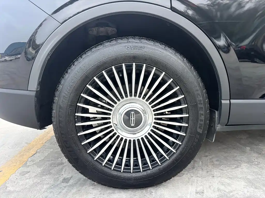 Lincoln Corsair — миниатюра 8