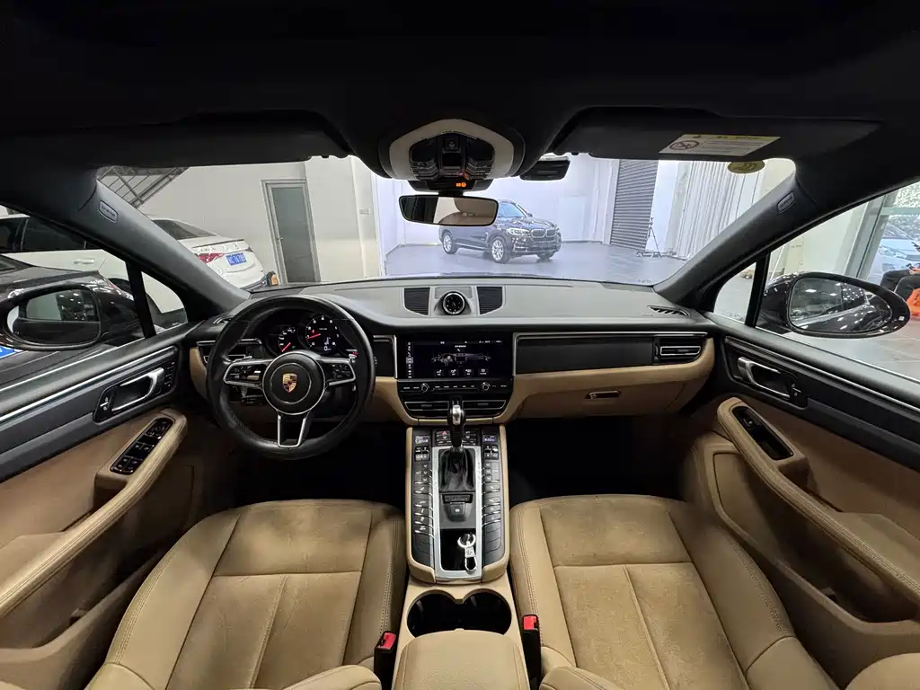 Porsche Macan — миниатюра 9
