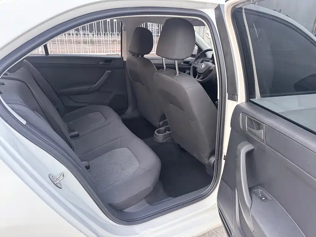 Volkswagen Santana — миниатюра 14