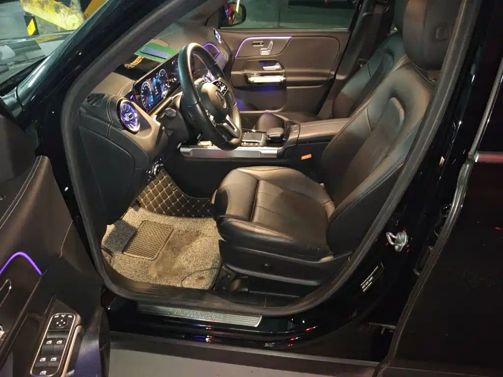 Mercedes-Benz GLB — миниатюра 11