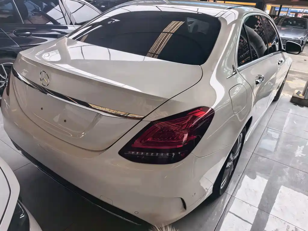 Mercedes-Benz C-Class — миниатюра 11