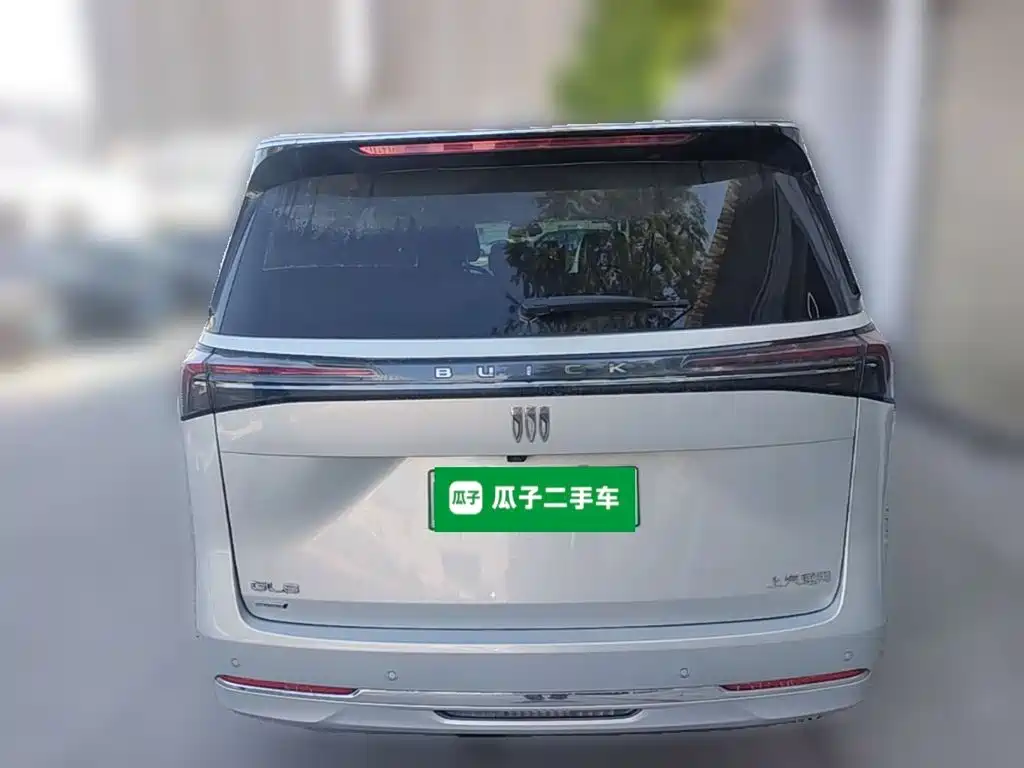 Buick GL8 Hybrid — миниатюра 8