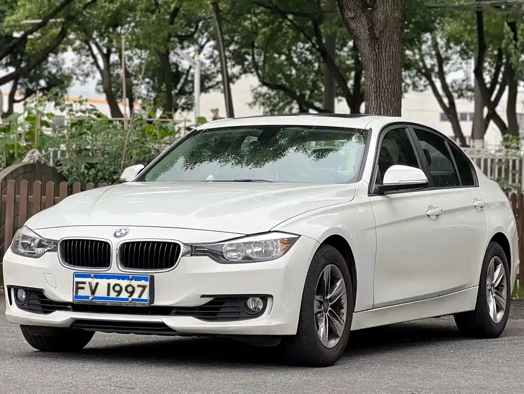 2013 BMW 3er - zdjęcie 1 z 9