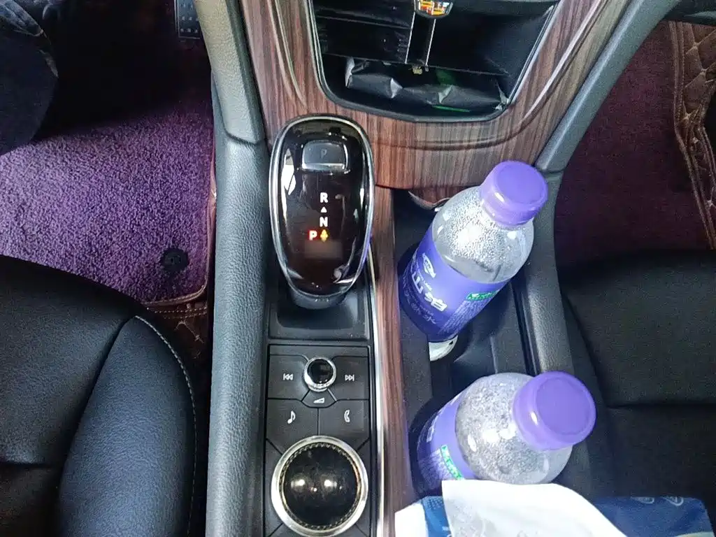 Cadillac XT6 — миниатюра 7