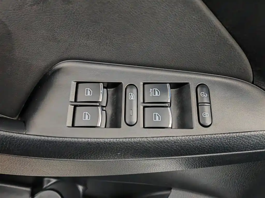 Dongfeng 580 2016 1.5T CVT Luxury