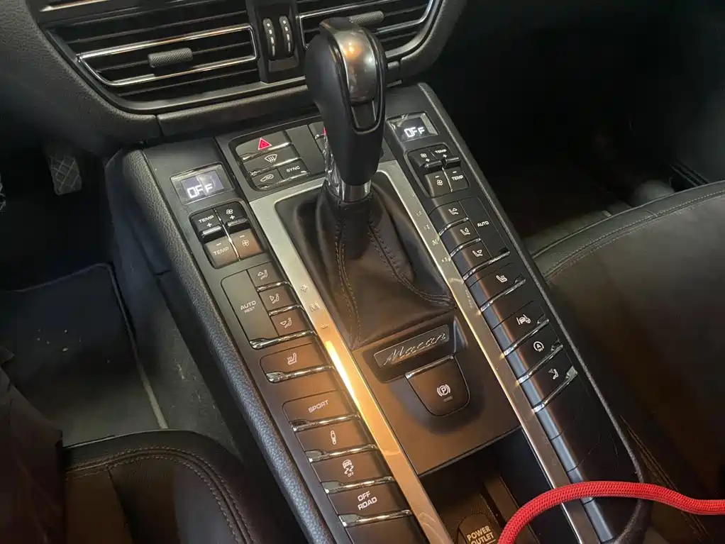 Porsche Macan — миниатюра 8