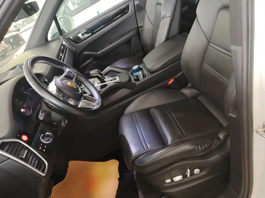 Porsche Cayenne — миниатюра 15
