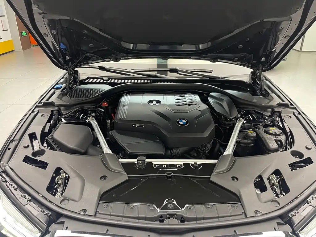 BMW 5 Series — миниатюра 18