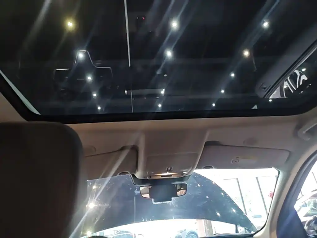 Land Rover Discovery Sport — миниатюра 18
